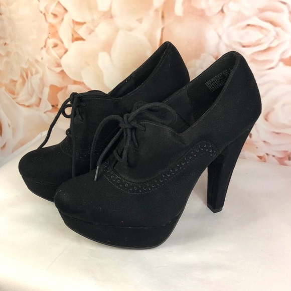 FIONI Clothing Shoes - Fioni Black High Heels Lace Up shoes size 8